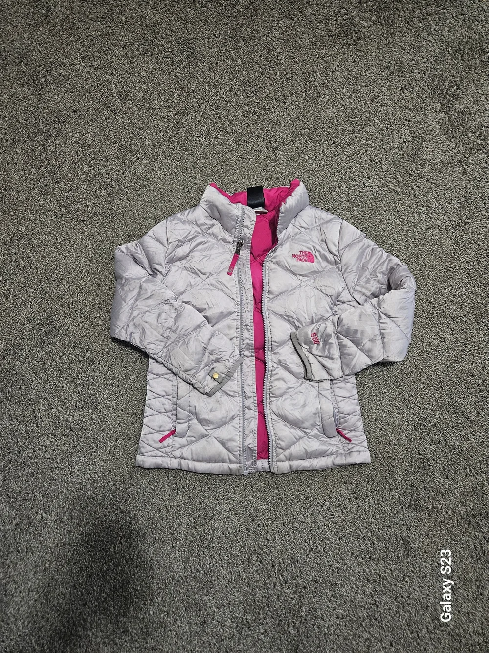 The North Face Girls' Light Gray Puffer Jacket with Pink Trim